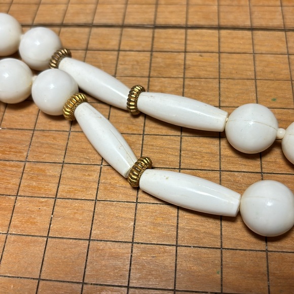 MCM Mixed Geometric White Beads Brass Tone Ribbed Spacers Spring Ring Clasp EVC - Picture 7 of 13